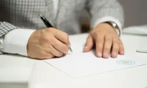 Ile trwa wykreślenie hipoteki z księgi wieczystej? Sprawdź, co wpływa na czas.