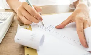 Czy można wystawić fakturę VAT dla nievatowca? Sprawdź zasady i wyjątki