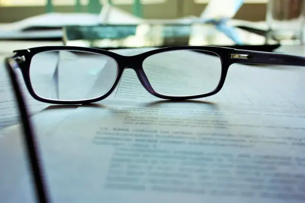 Jak prawidłowo księgować zakup na fakturze VAT marża i uniknąć błędów